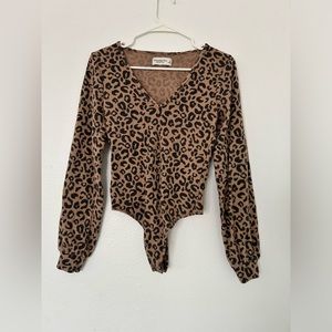*MOVE OUT SALE* A&F Leopard print bodysuit sweater size S